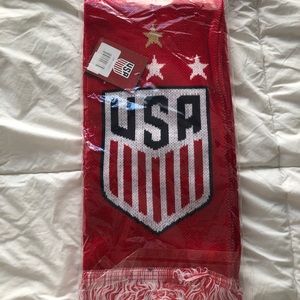 COPY - unopened uswnt flag